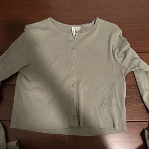 h&m button up shirt